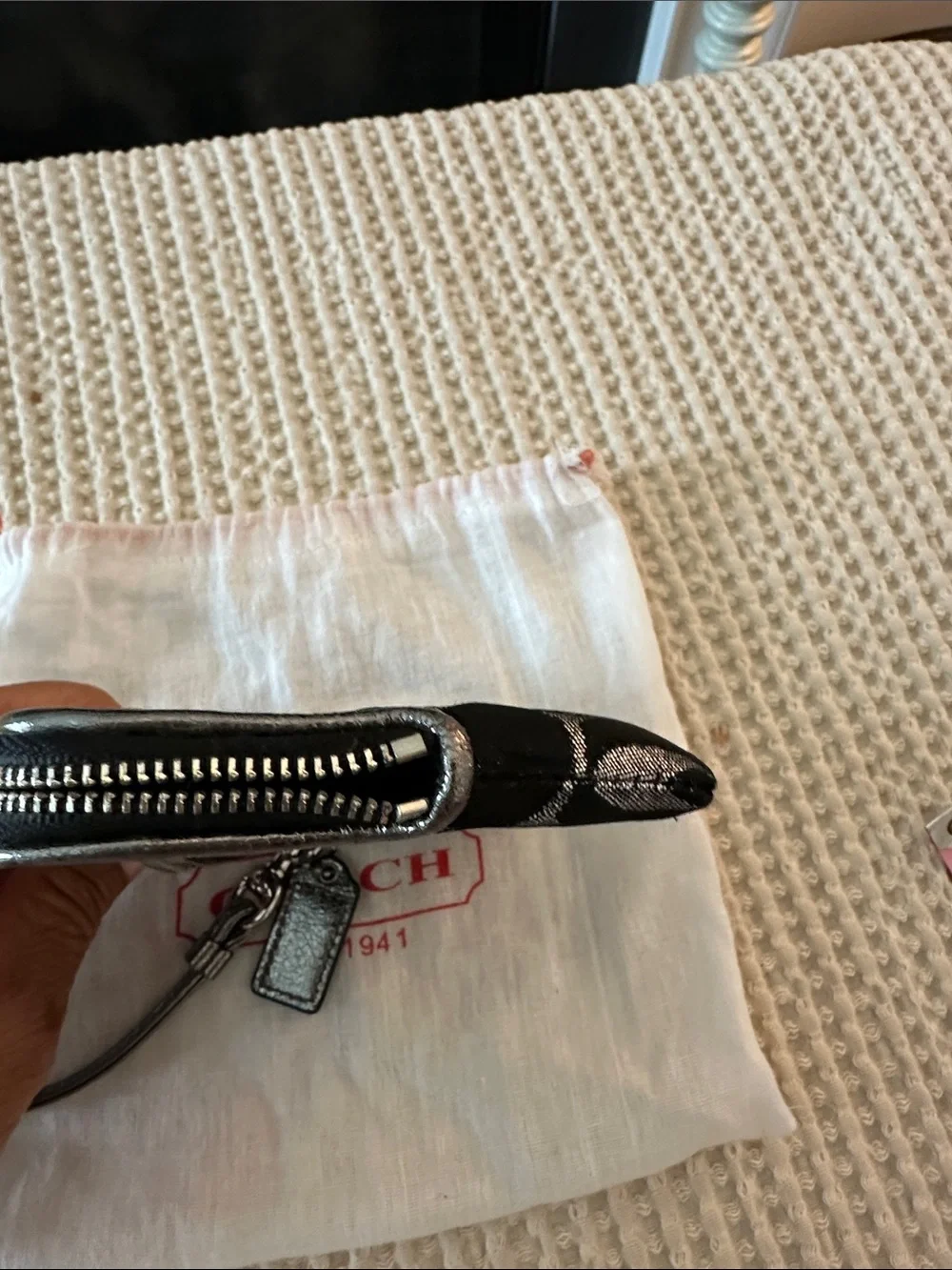 Y2K NWOT, never used.  Coach Poppy Signature Lurex Metallic Wristlet.
